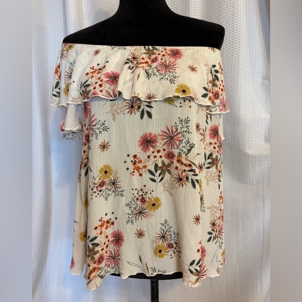 Sun & Moon floral print short sleeve off shoulder blouse size medium